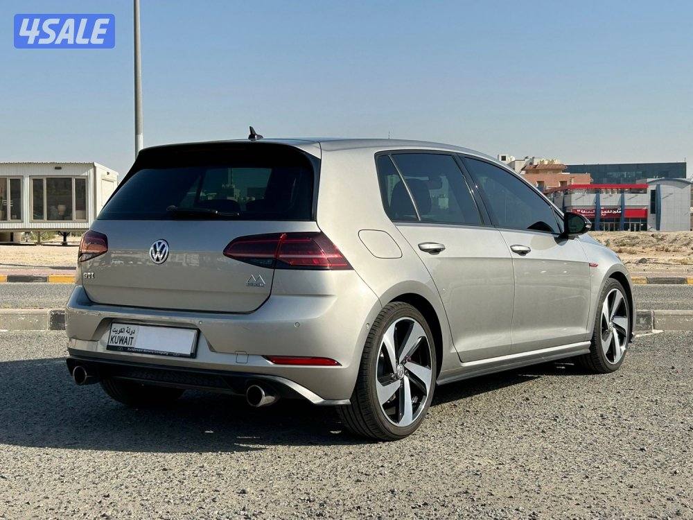 للبيع جولف GTI/20194
