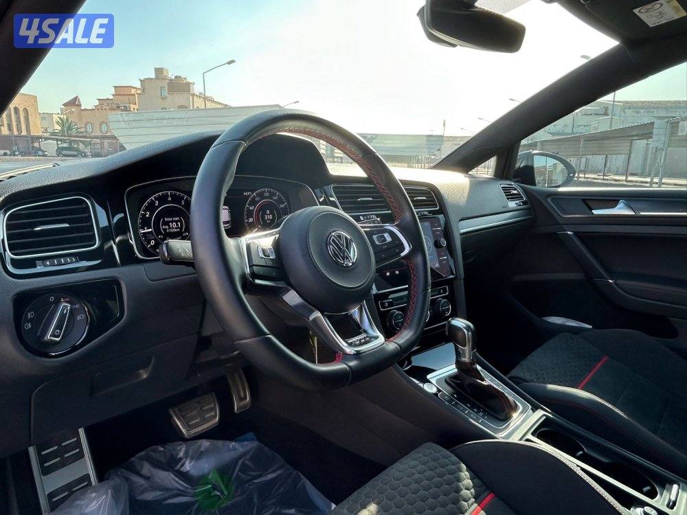 للبيع جولف GTI/20198