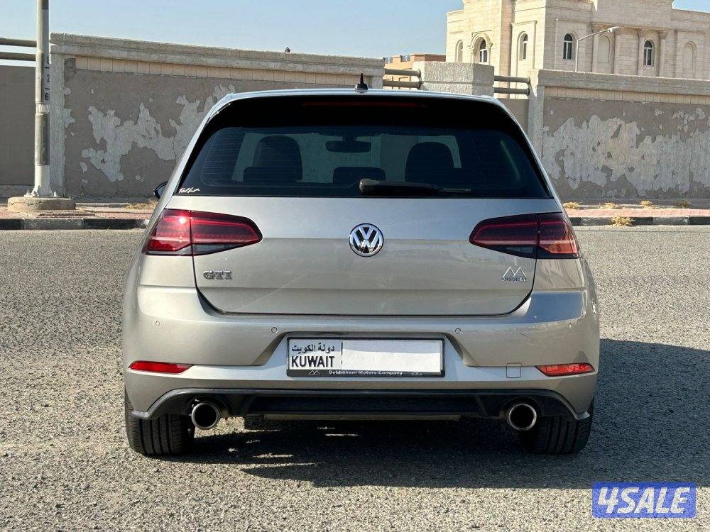 للبيع جولف GTI/20197