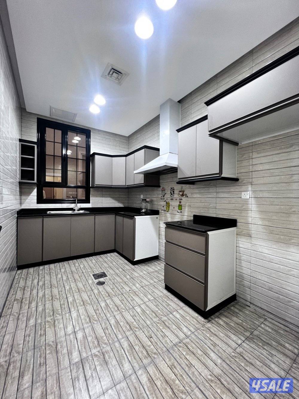 | للاجار شقق غرب و جنوب عبدالله المبارك |0