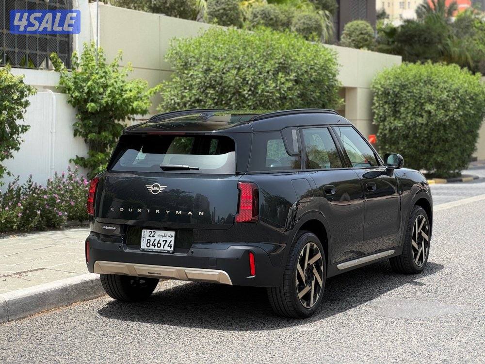 ميني كنتري مان موديل 2025 عداد 6 الدرجة الأولى  الغانم صبغ وكالة3