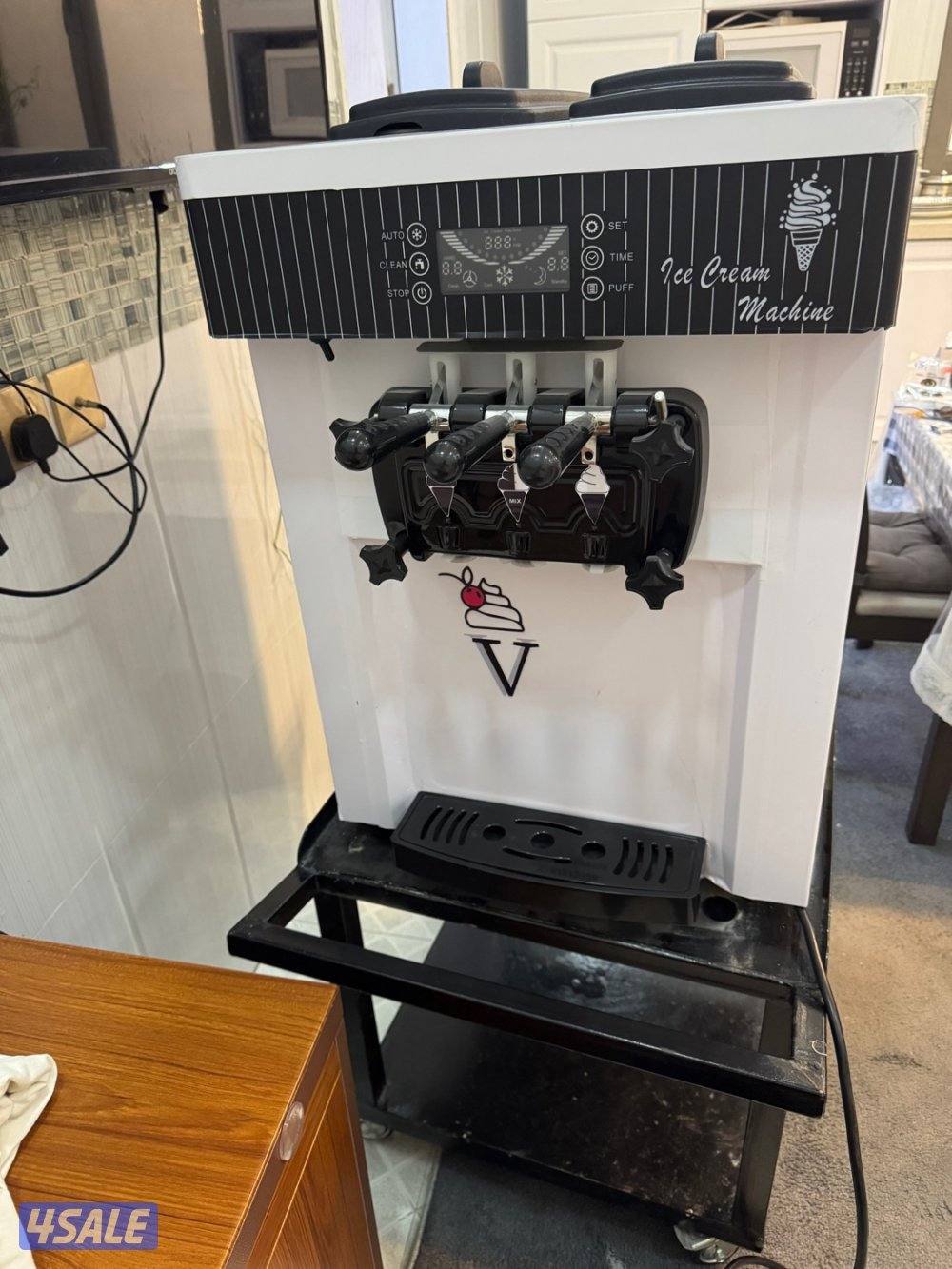 مكينه ايسكريم الحجم الكبير1