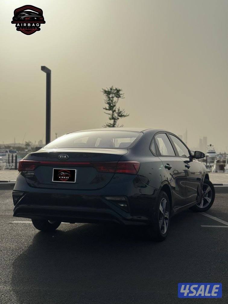 كيا سيراتو موديل 2021 عداد 90 الف 
ماكينه 1600cc
صبغ الوكاله8