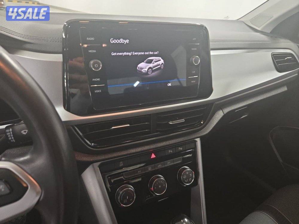 volkswagen T-Roc11