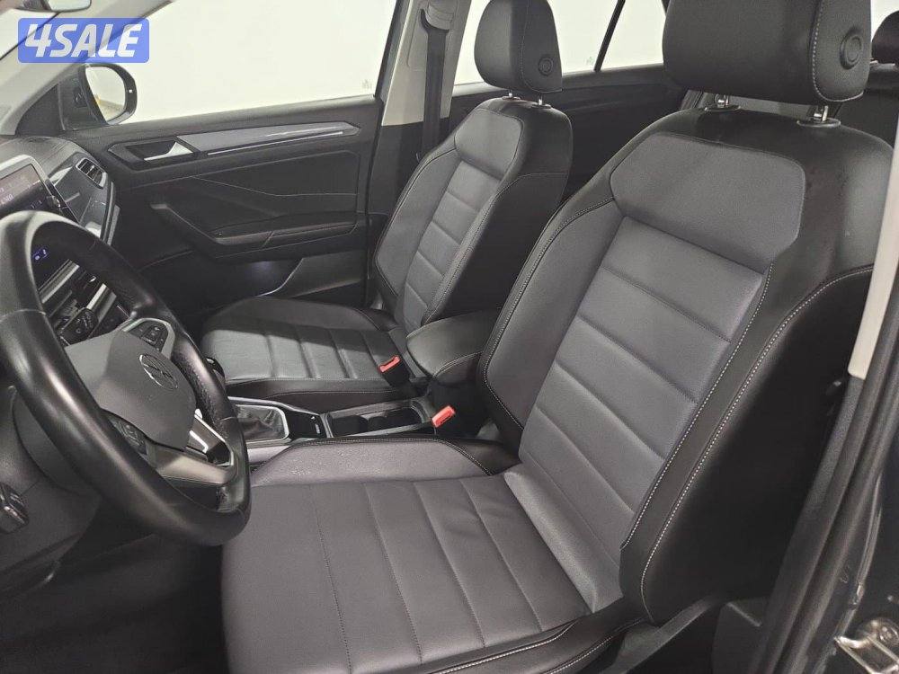 volkswagen T-Roc11
