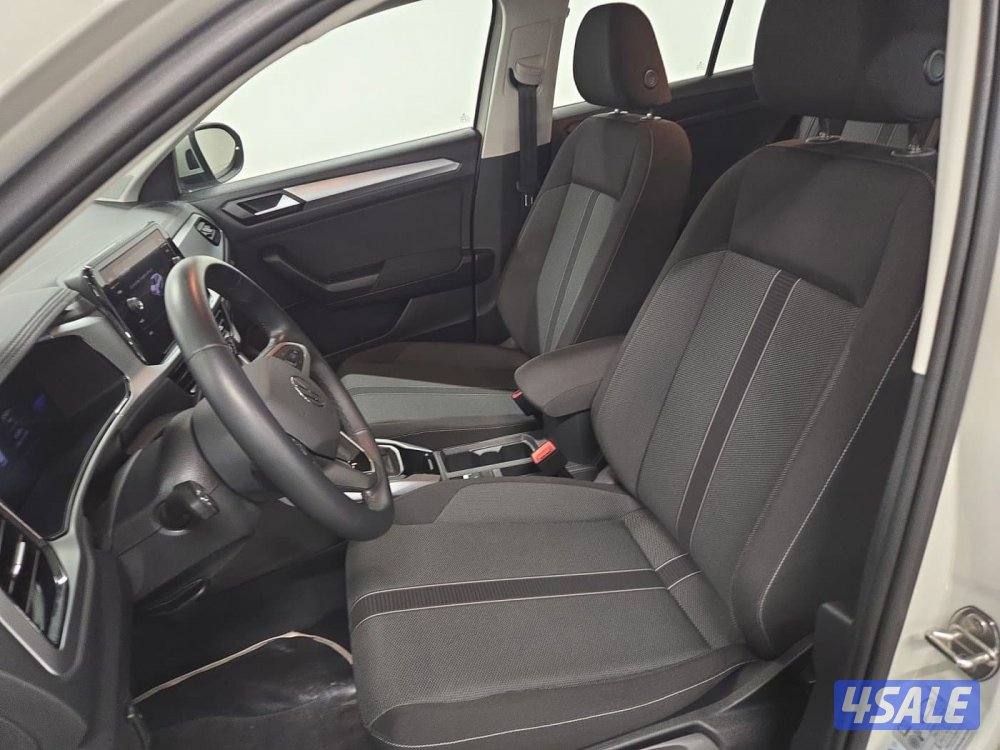 volkswagen T-Roc11