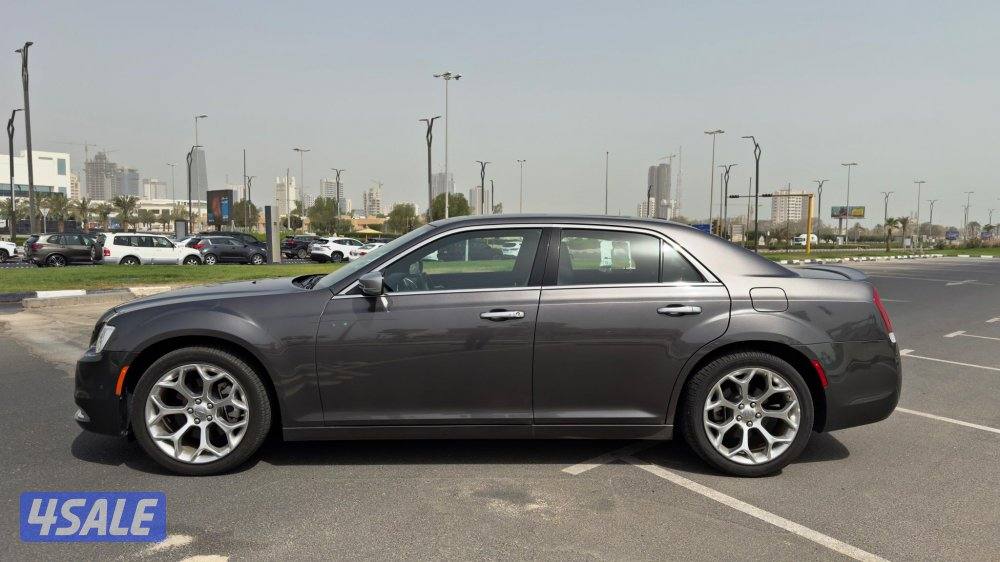 كرايسلر C300/ موديل 2023/ عداد 5 ألف/ تحت الكفالة / سيرفس مجاني2