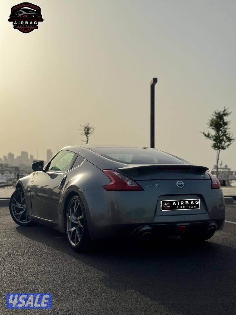 Nissan Z370
موديل 2016 
عداد 119 الف 
6 سلندر 
المواصفات:
بصمة دخول2