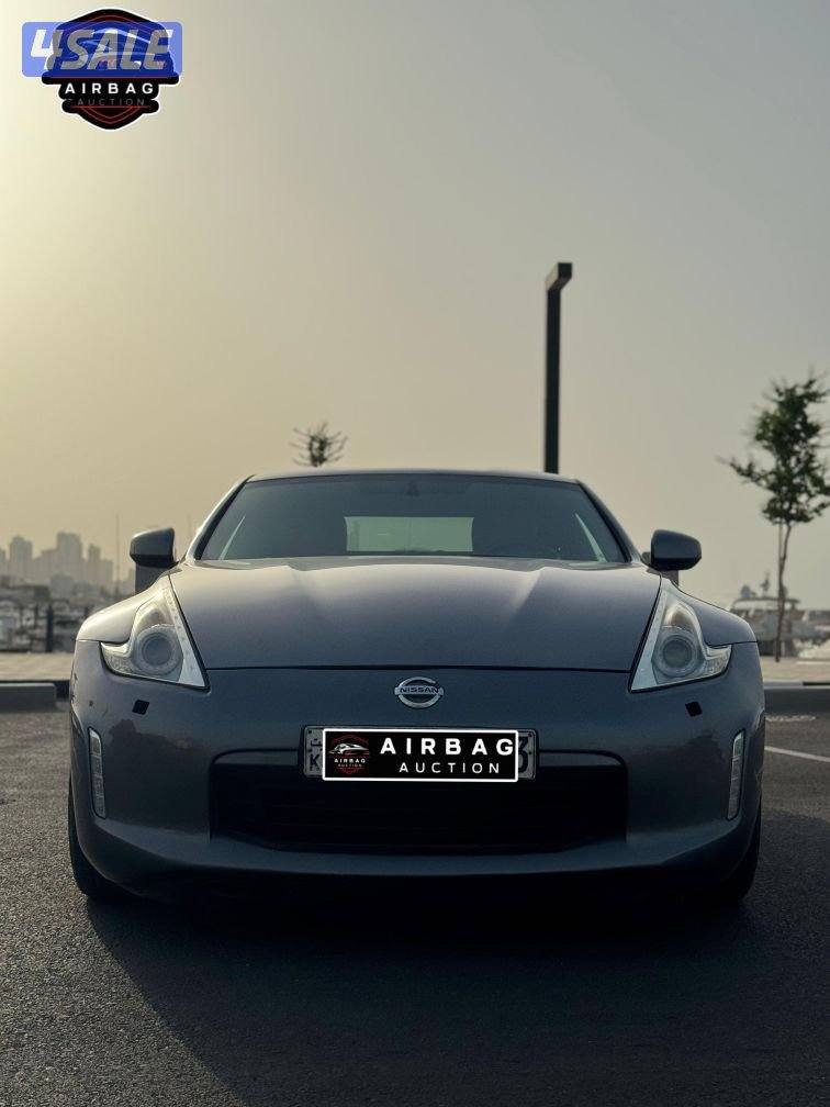 Nissan Z370
موديل 2016 
عداد 119 الف 
6 سلندر 
المواصفات:
بصمة دخول4
