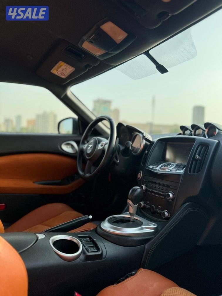 Nissan Z370
موديل 2016 
عداد 119 الف 
6 سلندر 
المواصفات:
بصمة دخول5