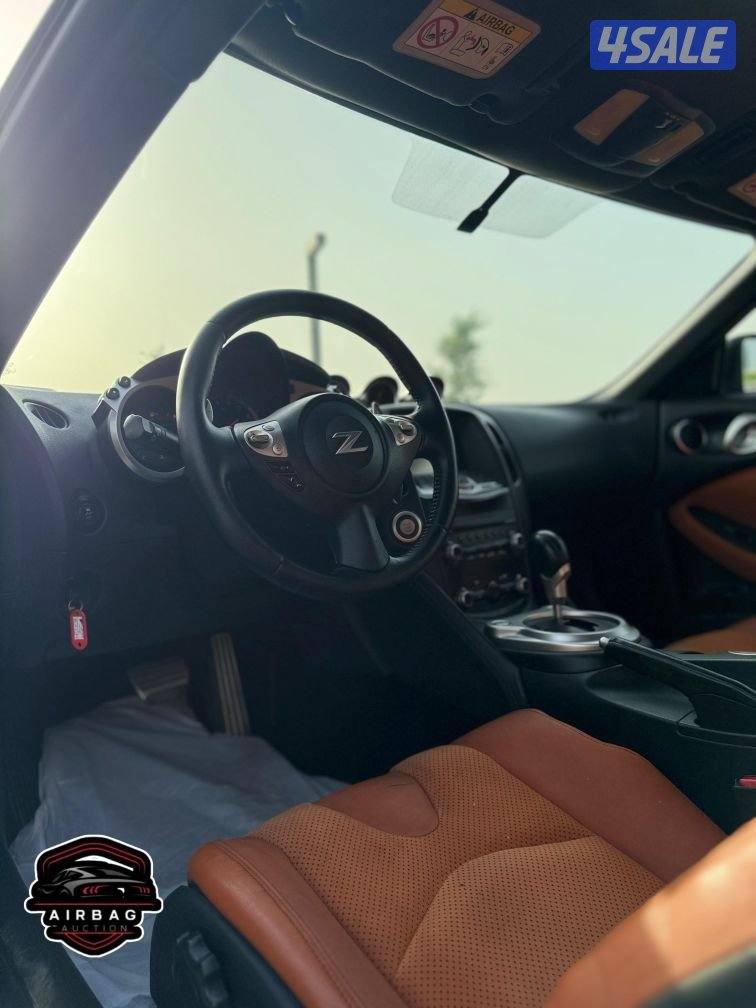 Nissan Z370
موديل 2016 
عداد 119 الف 
6 سلندر 
المواصفات:
بصمة دخول9
