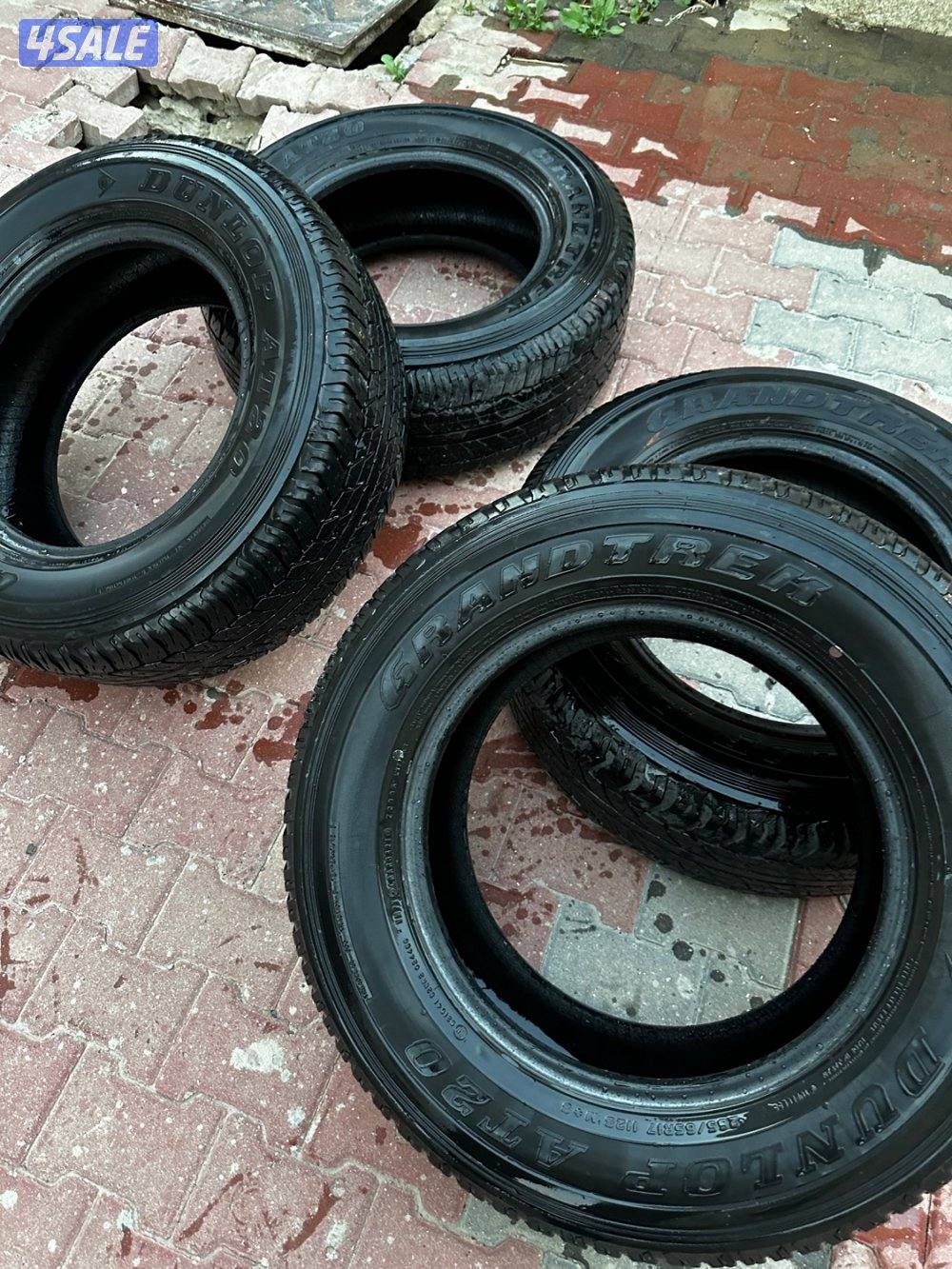 للبيع 4 رنقات وكاله للجيب رانقلر و 4 تواير دونلوب AT205