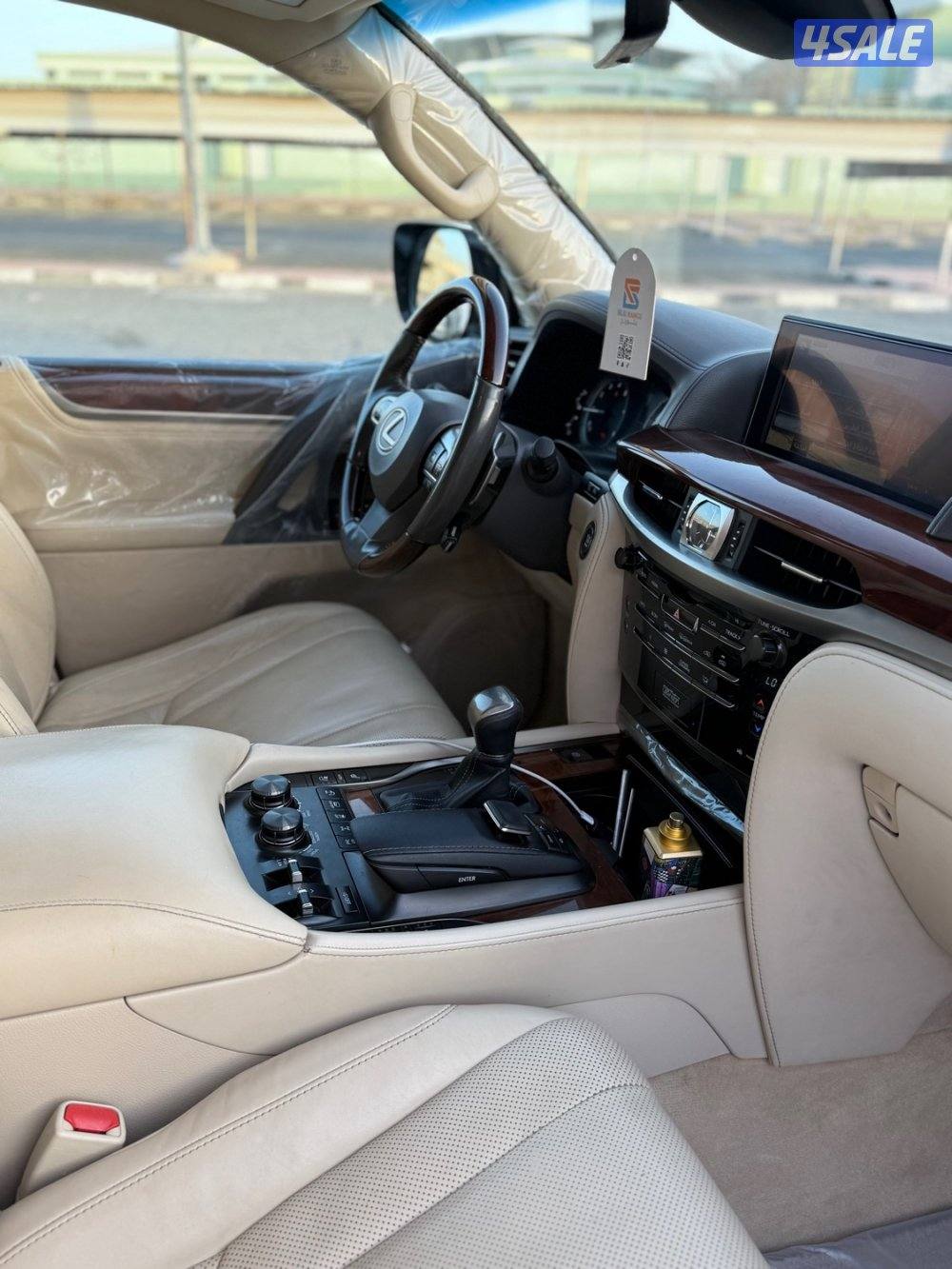 لكزسF سبورت كامل المواصفات سيرفس منتظم في الوكاله  شرط الفحص بلكامل2