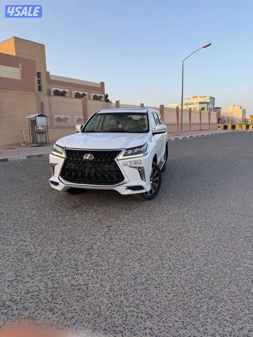 لكزسF سبورت كامل المواصفات سيرفس منتظم في الوكاله  شرط الفحص بلكامل4