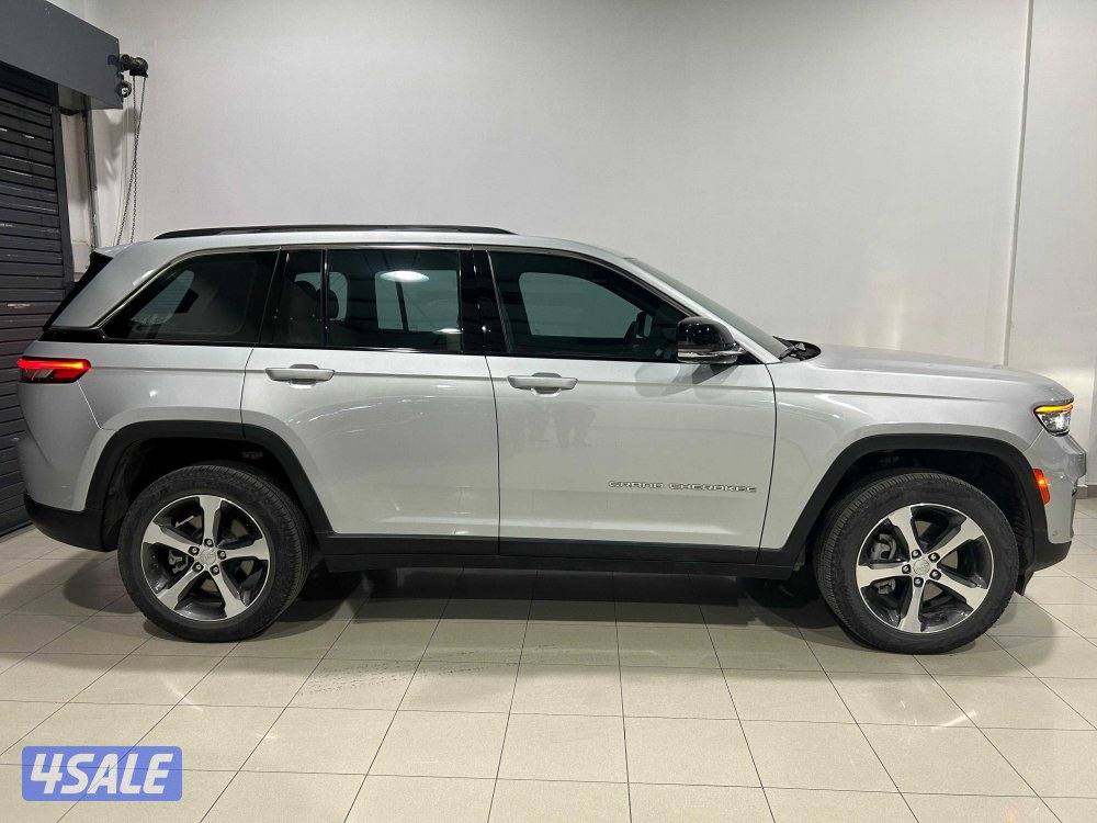 Jeep Grand Cherokee Limited0