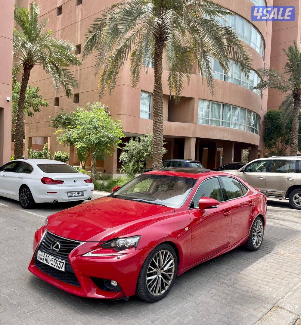 لهواة الحالات النادرة بحالة الوكالة لكزس IS موديل 2016 عداد فقط 1400