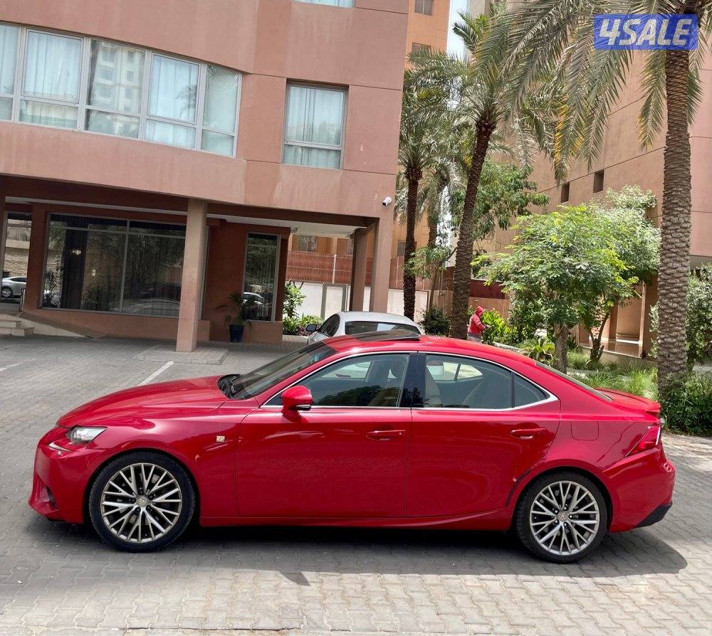 لهواة الحالات النادرة بحالة الوكالة لكزس IS موديل 2016 عداد فقط 1403