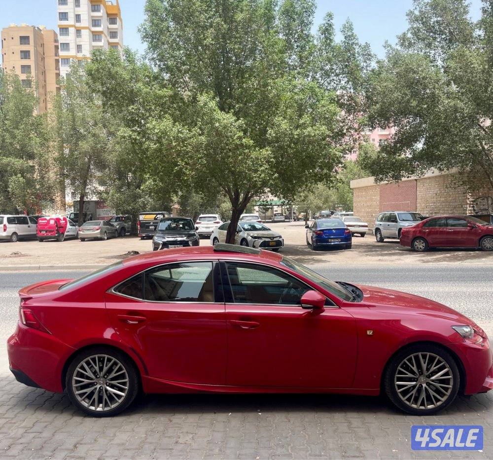 لهواة الحالات النادرة بحالة الوكالة لكزس IS موديل 2016 عداد فقط 1402