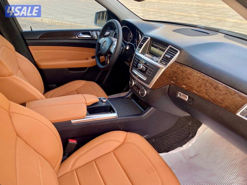 للبيع وممكن مع البدل جيبات مرسيدس11