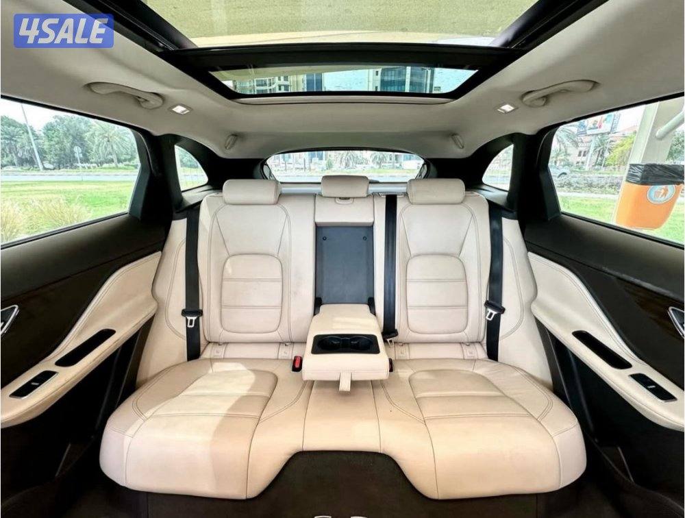 AWD 3.5T جيب جاكوار F-PACE10