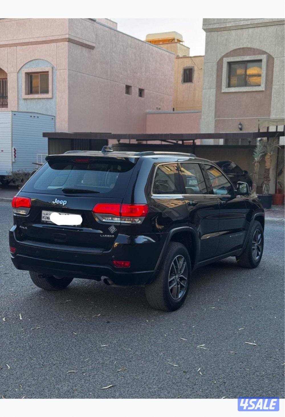 للبيع جراند شيروكي - صبغ الوكاله - عداد ١٢٠2