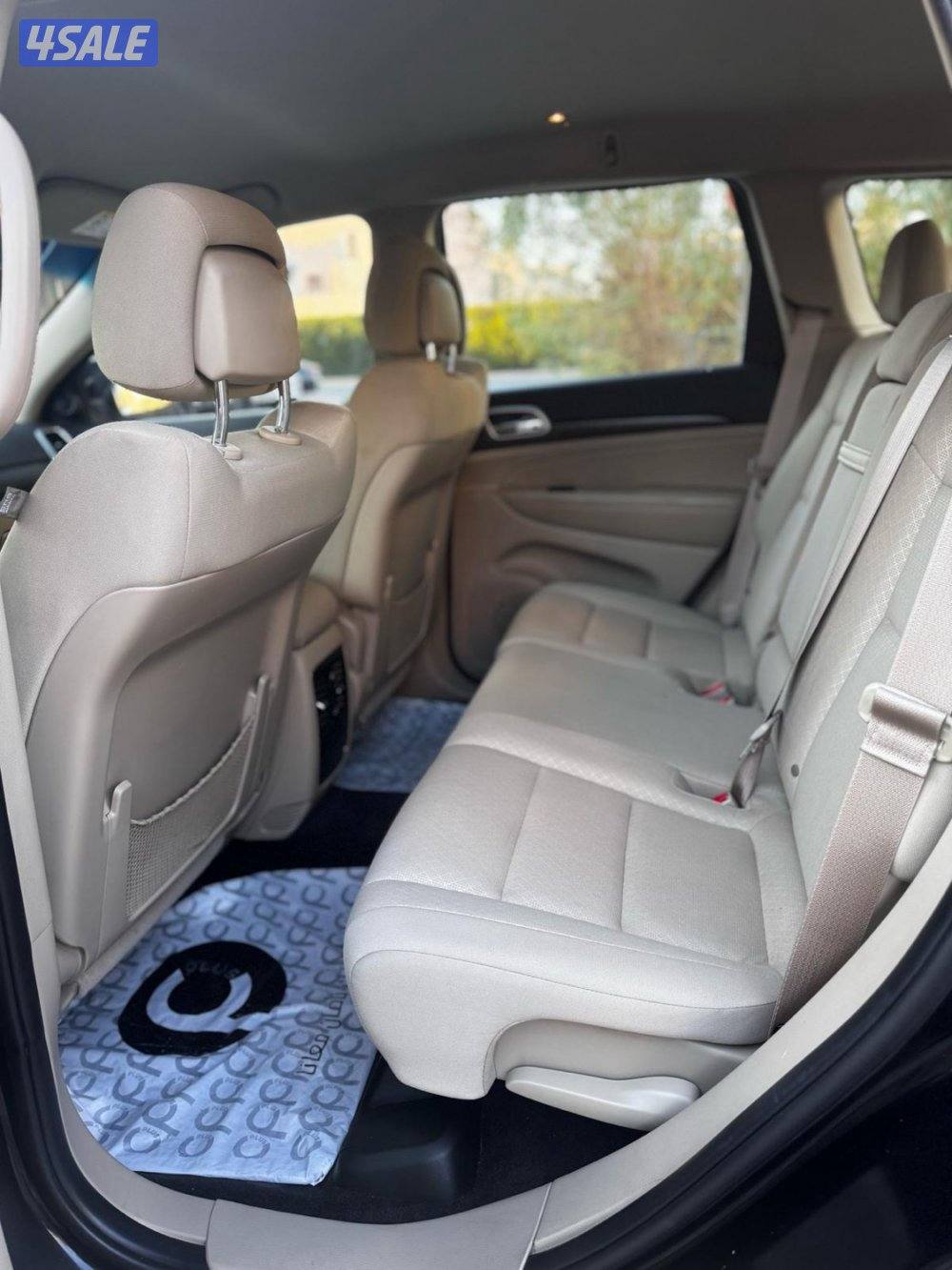 للبيع جراند شيروكي - صبغ الوكاله - عداد ١٢٠5