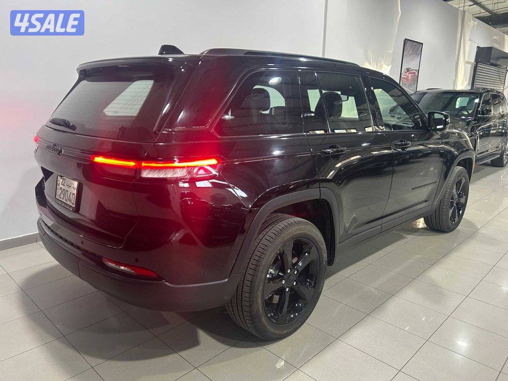 Jeep Grand Cherokee Altitude2