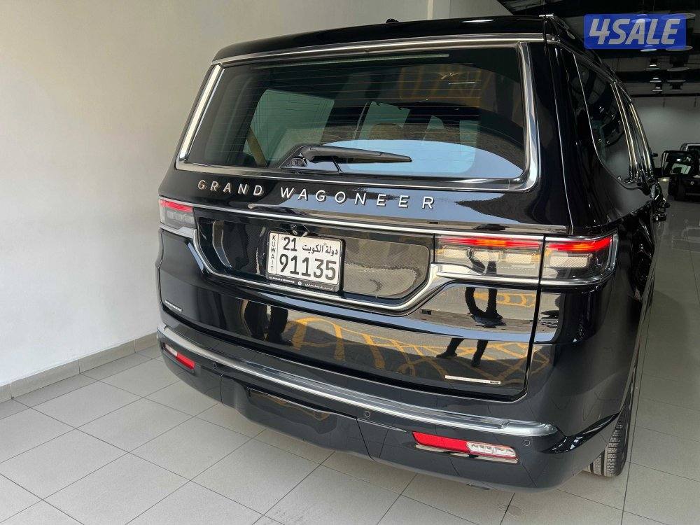 Jeep Grand Wagoneer Series III4