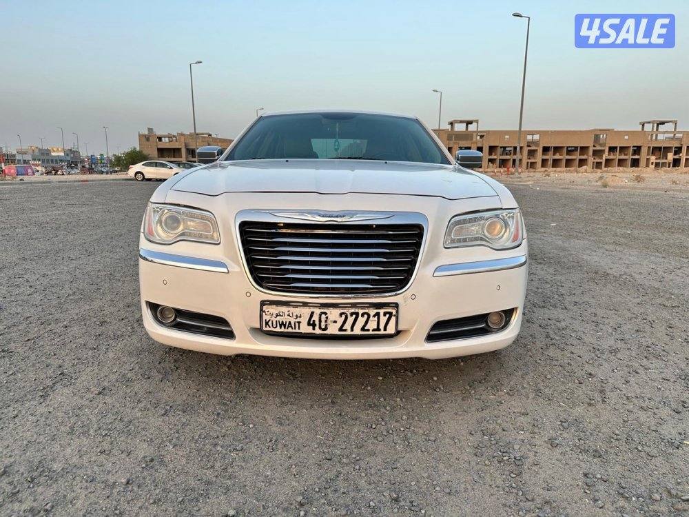 كرايزلر C 300 بحالة ممتازة2