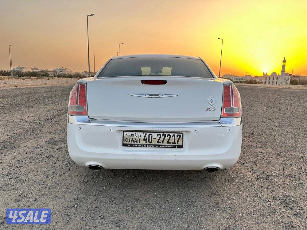 كرايزلر C 300 بحالة ممتازة3