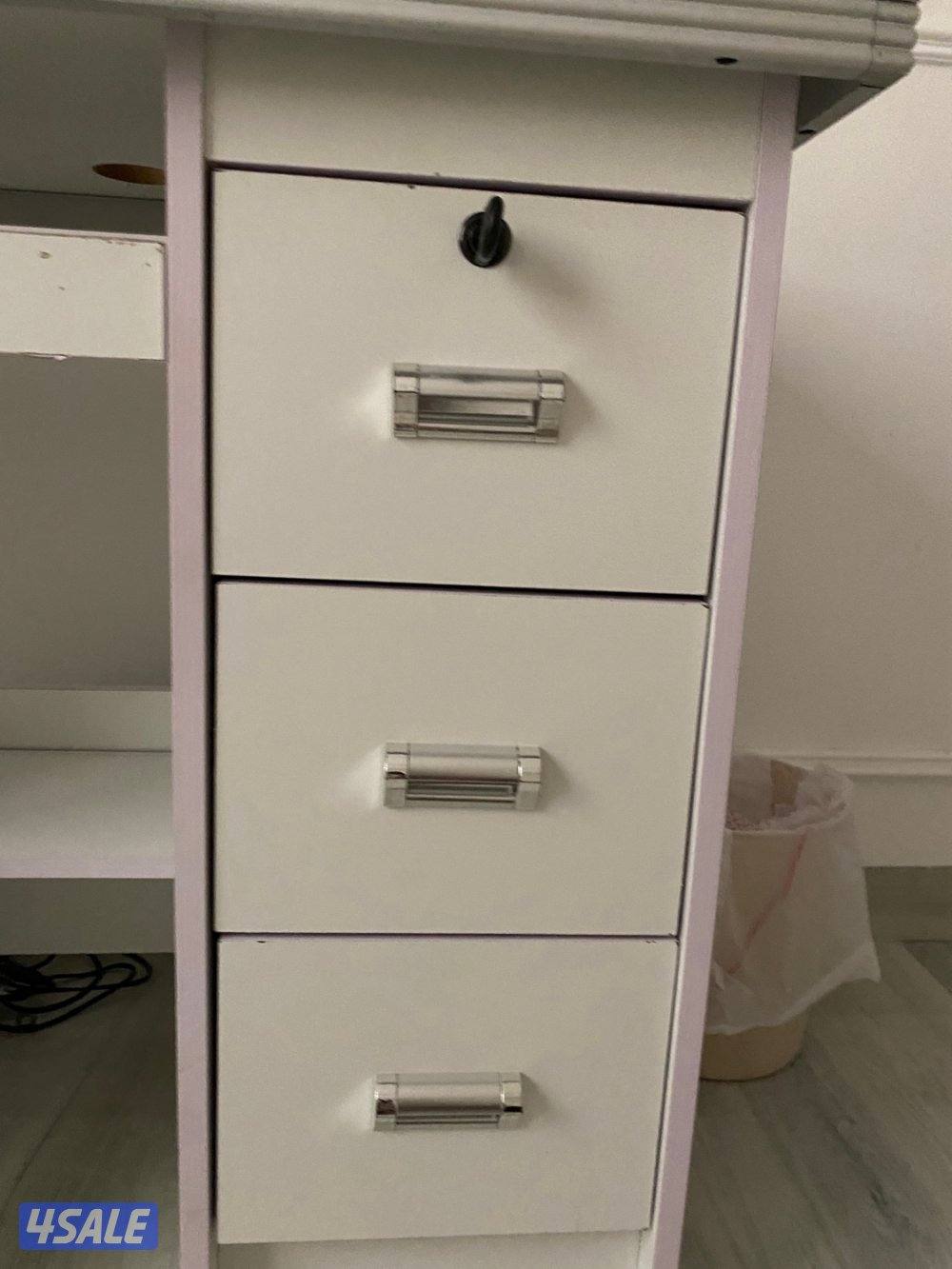 طاوله مكتب1