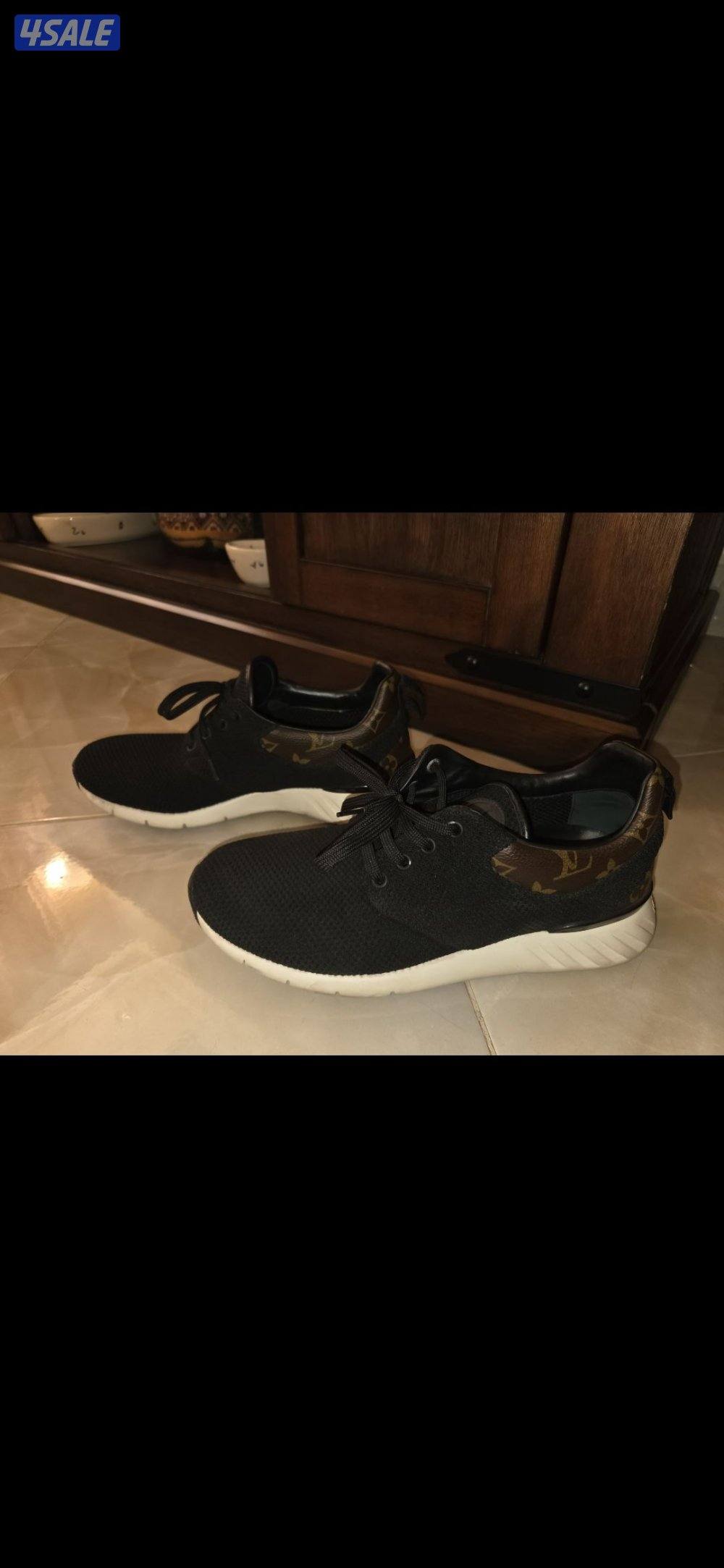 جوتي LV مقاس ٤١ لون اسود1