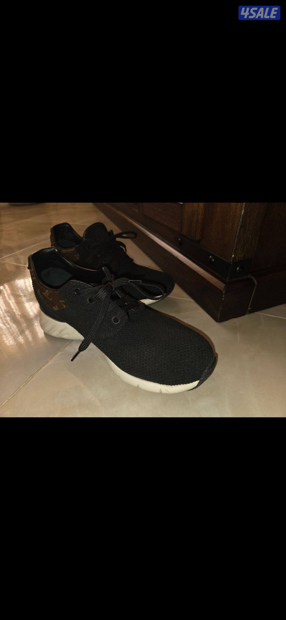 جوتي LV مقاس ٤١ لون اسود2