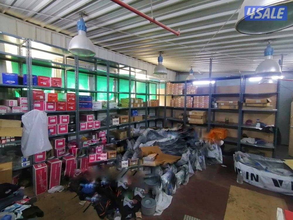 مركز صيانة سيارات ومحل قطع غيار للإيجار في قلب منطقة الجهراء الصناعية11