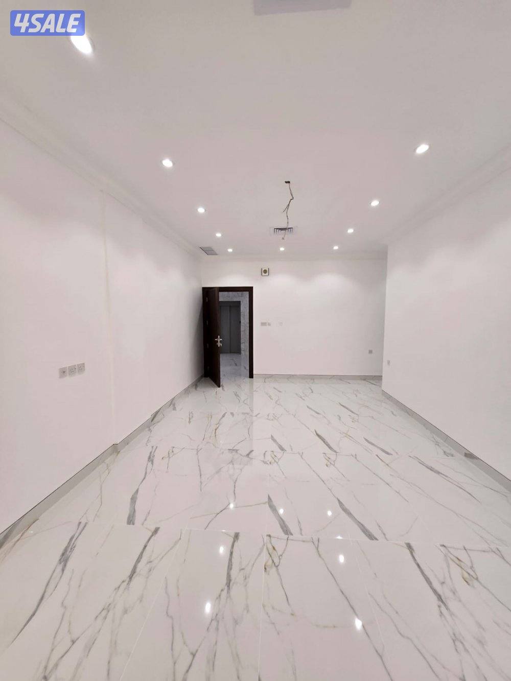 للإيجار بالعمرية ق٣ شقة راهية وشرحة وتشطيب راقي علي الشارع الرئيسي0