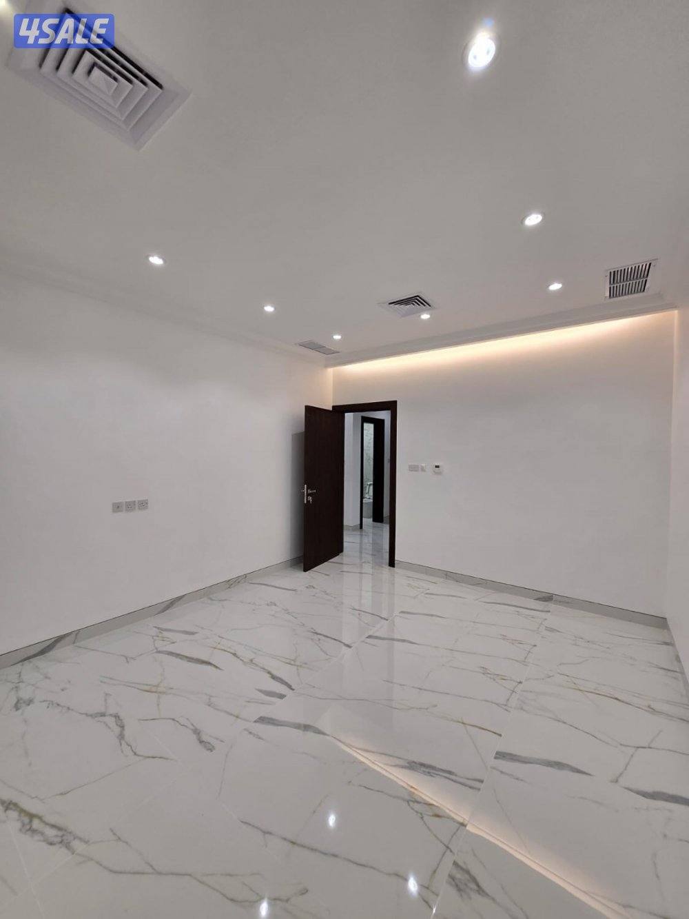 للإيجار بالعمرية ق٣ شقة راهية وشرحة وتشطيب راقي علي الشارع الرئيسي7