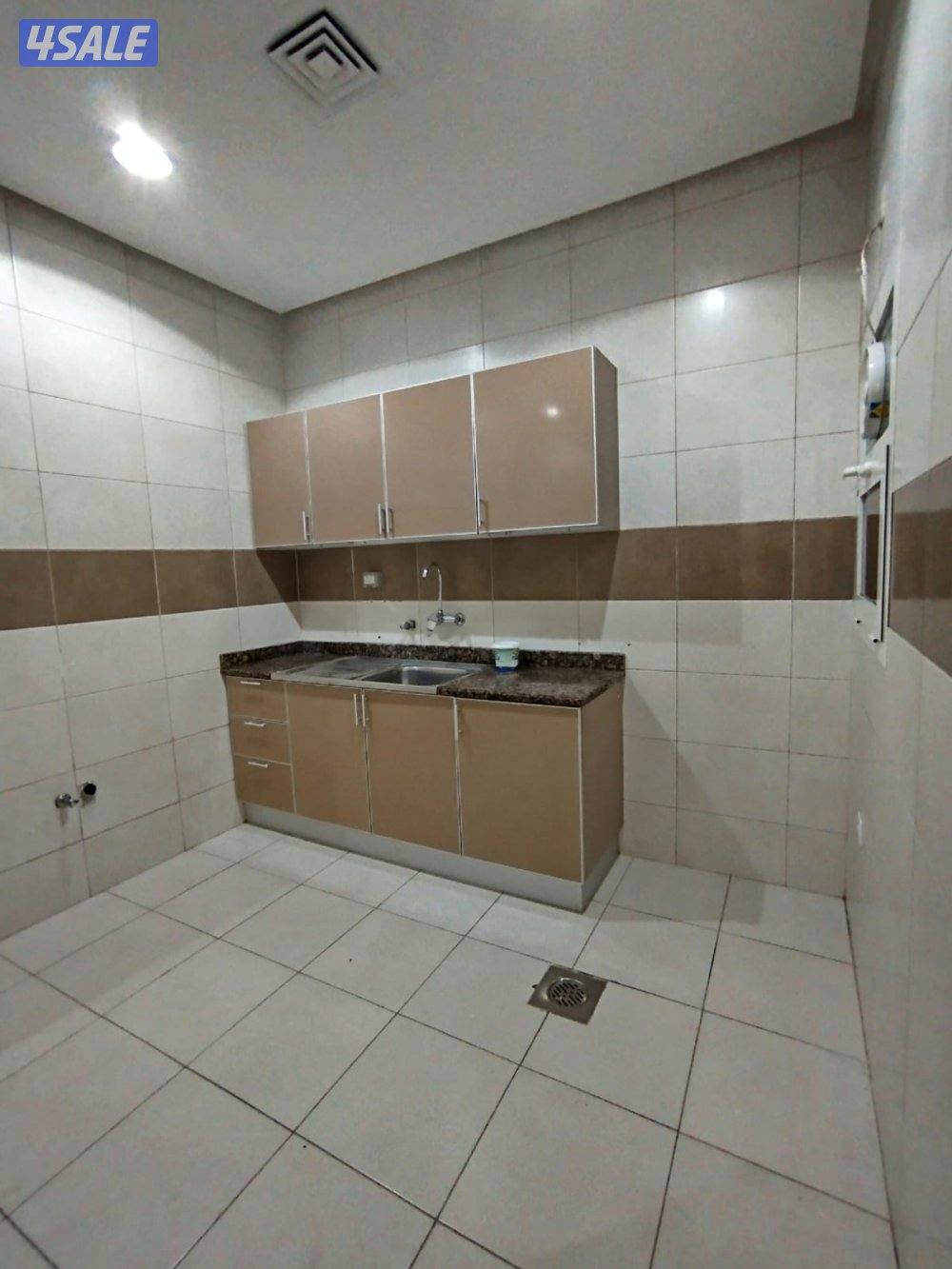 شقة تجاري للايجار تصلح صالون او اتيلية سيدات بالجابرية ق 3A13