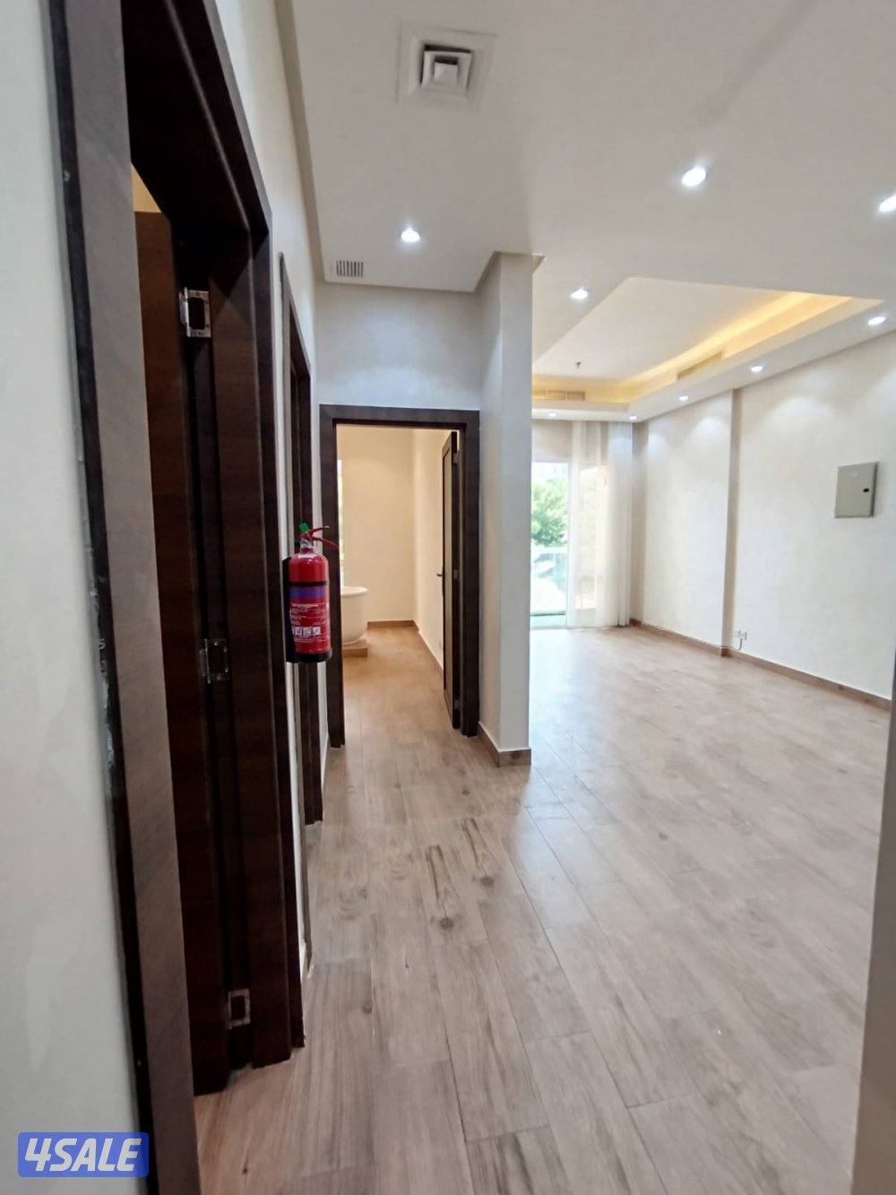 شقة تجاري للايجار تصلح صالون او اتيلية سيدات بالجابرية ق 3A12