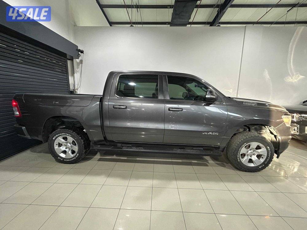 RAM 1500 Big Horn Crew Cab0