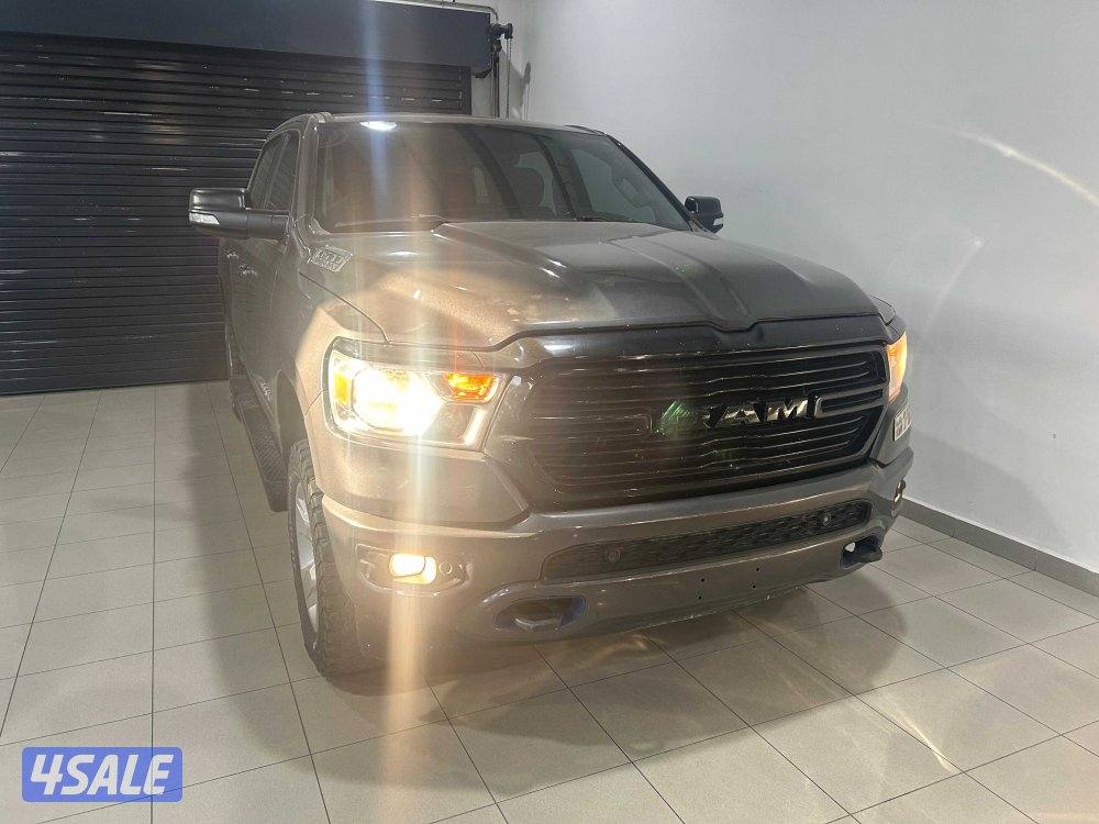 RAM 1500 Big Horn Crew Cab2