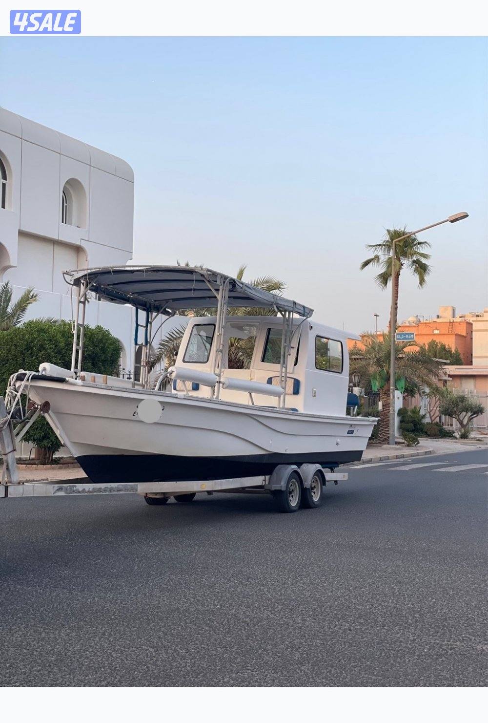 للبيع أو للبدل / طراد رنر 28 قدم موديل 20225