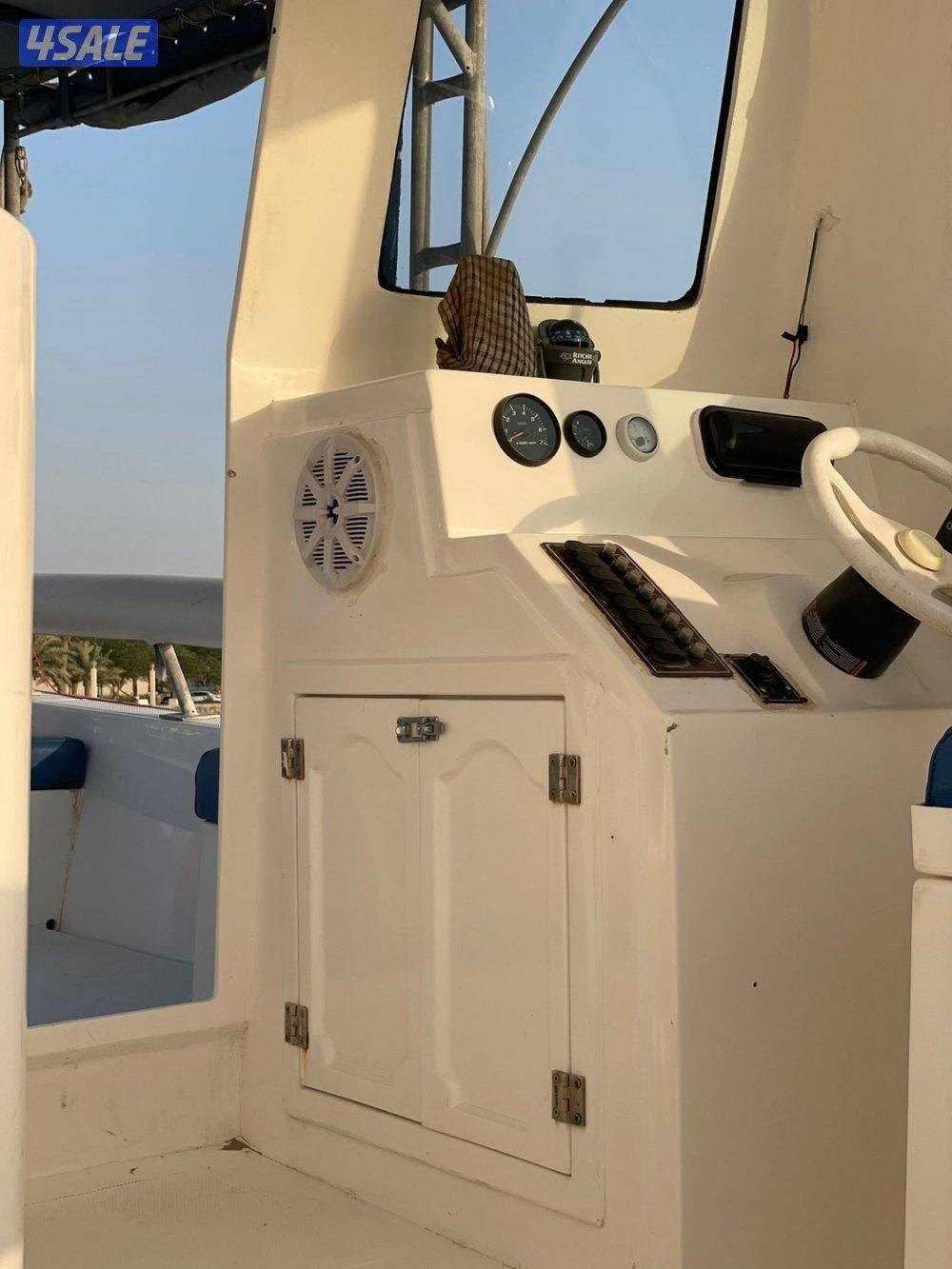 للبيع أو للبدل / طراد رنر 28 قدم موديل 20224