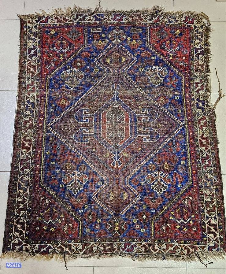 سجاد اثري صوف صناعة ايرانية يدوية، عمره
ما يقارب 180سنة0