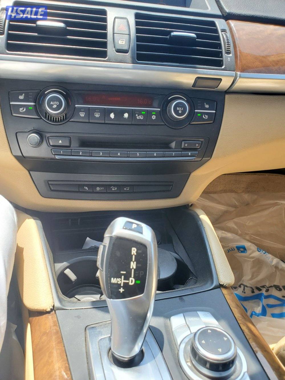 bmw x6 ٨ سلندر12