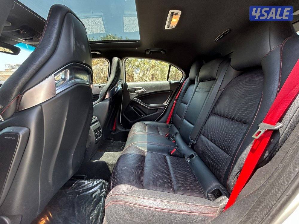 مرسيدس A45 AMG موديل 2015 ماشي 140 الف12