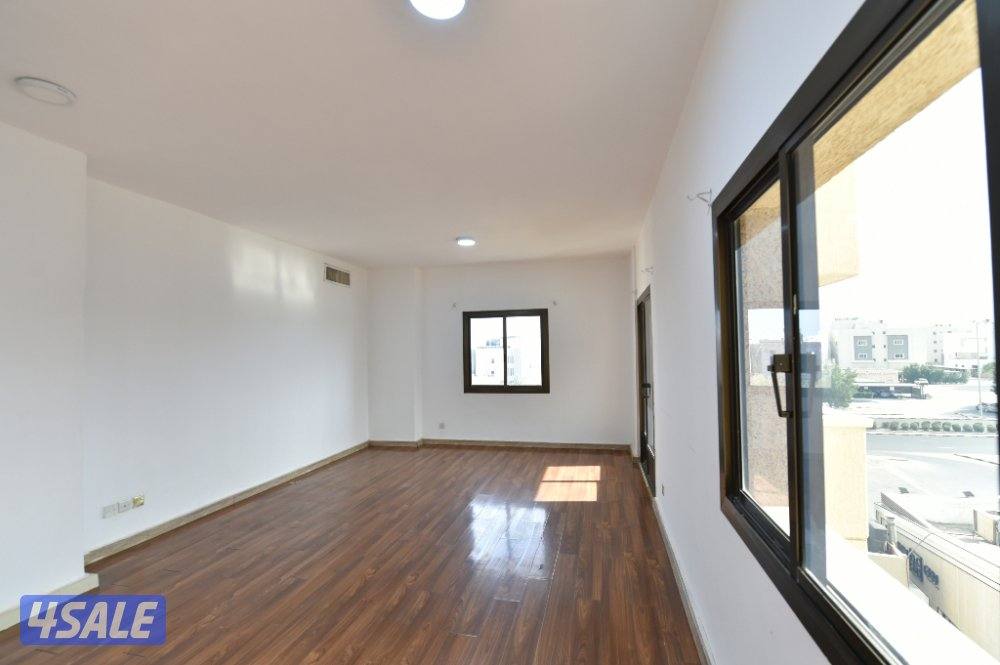 شقه سكنية للإيجار في صباح السالم على الشارع الرئيسي - مخصصة للعائلات2