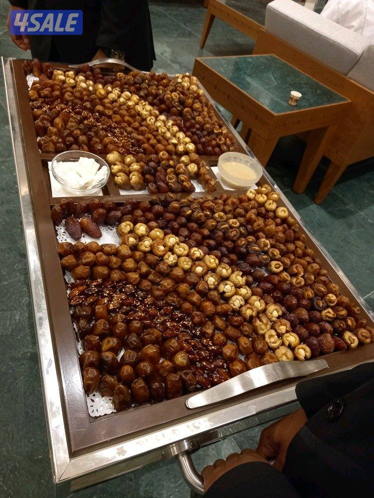 خدمة رجالى شاى وقهوة عربية خدمة إيقاف السيارات للحضور0