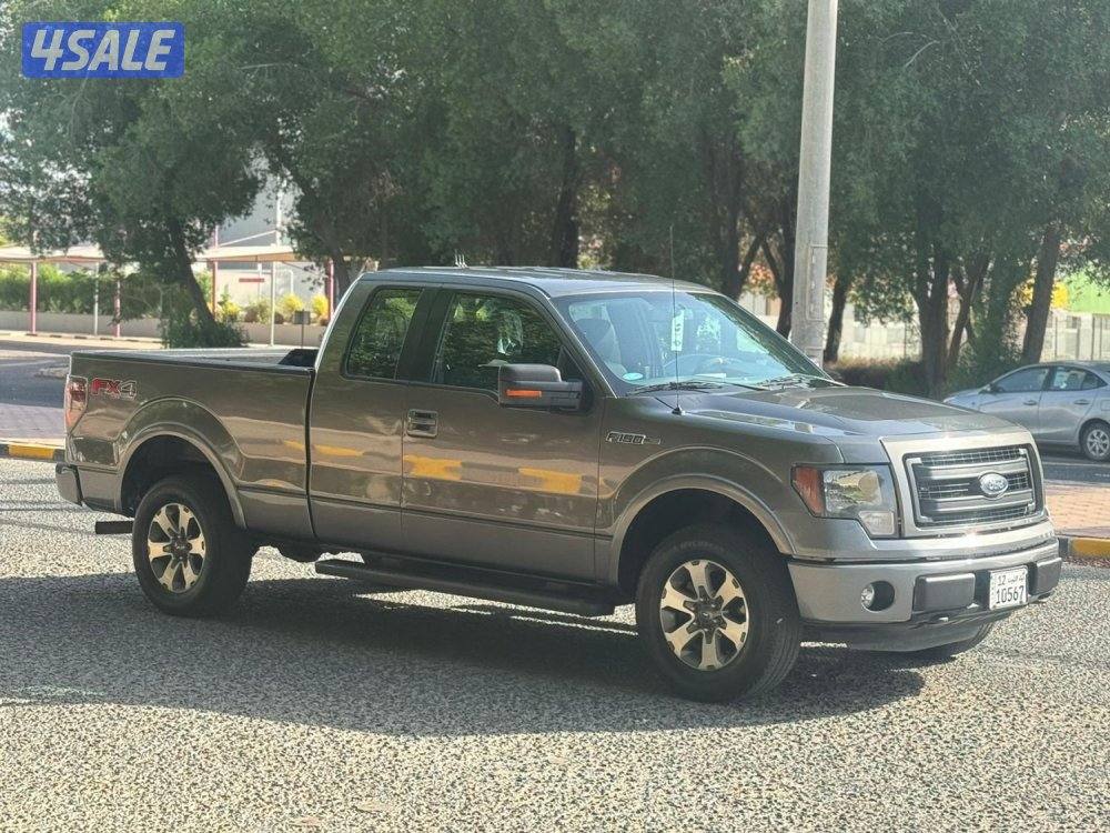 للبيع وانيت F150 دبل قير FX4
