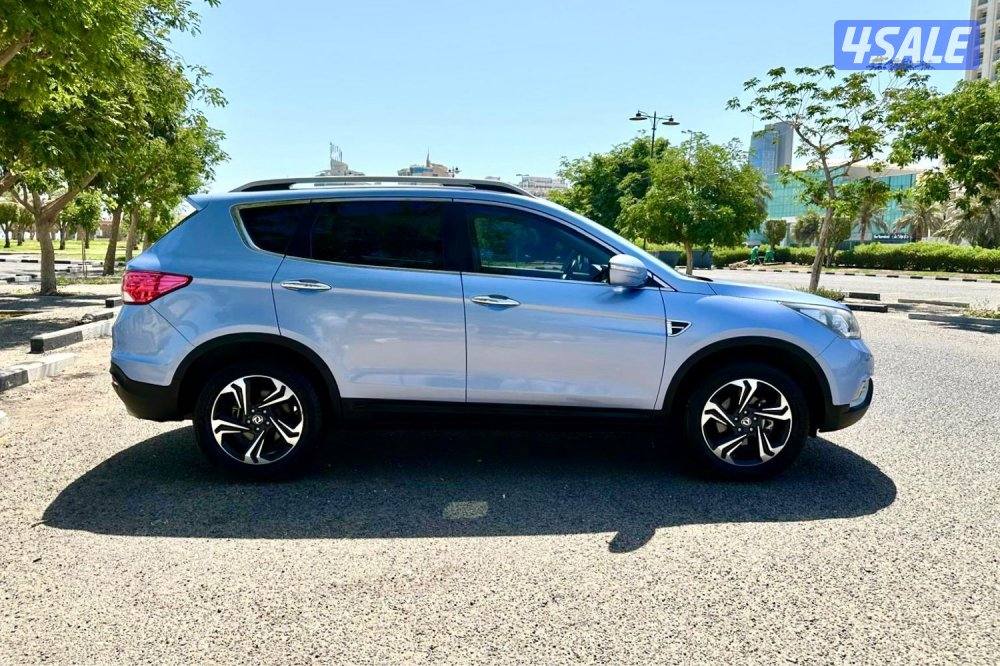 2020. DFM AX77