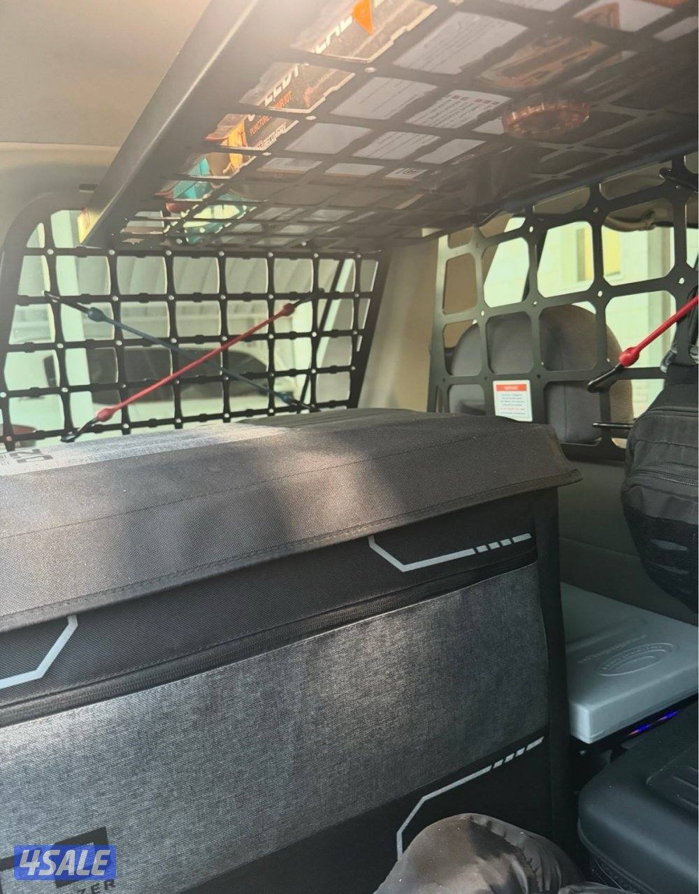 شبك يمين ويسار وقاطع شبك خلفي وطاولة باب خلفي للسفاري فتك . استرالي .2